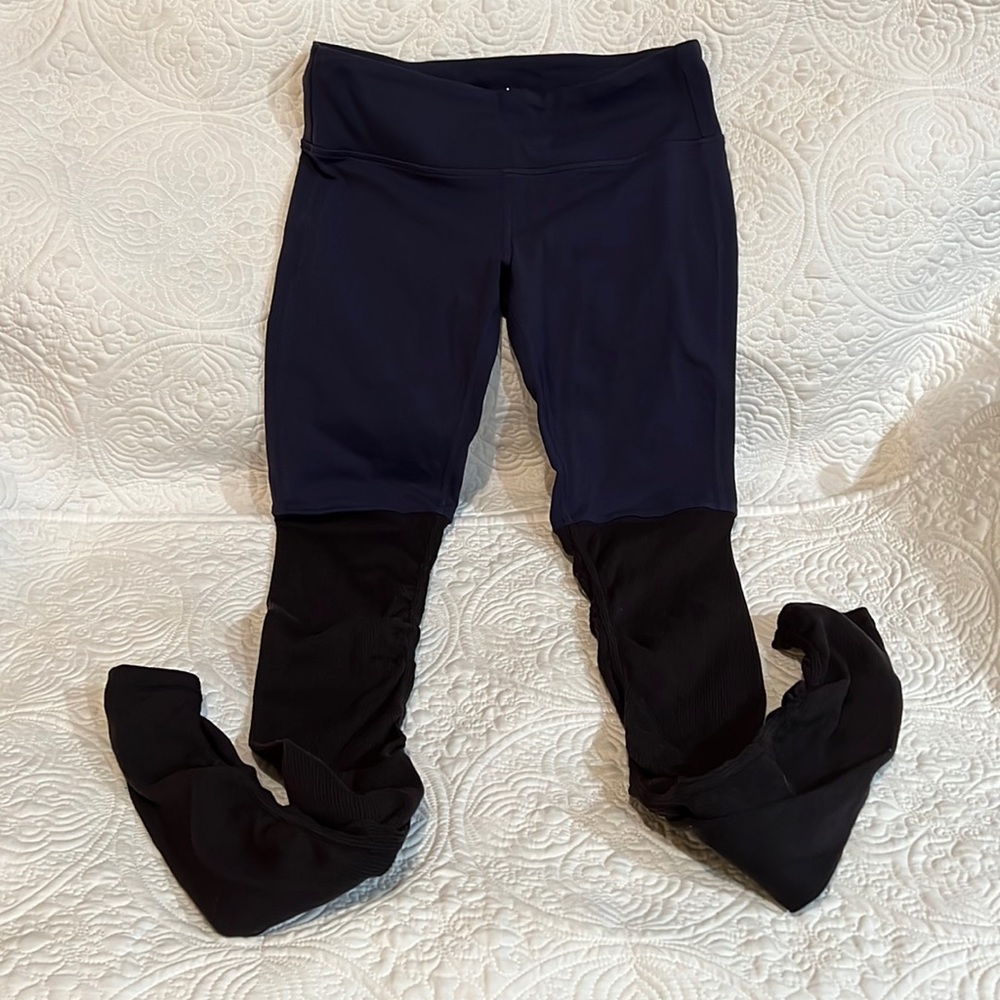 Alo Yoga two color leggings, size small